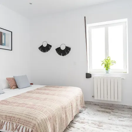 Apartamento De 4 Habitaciones En Santander * 산탄데르